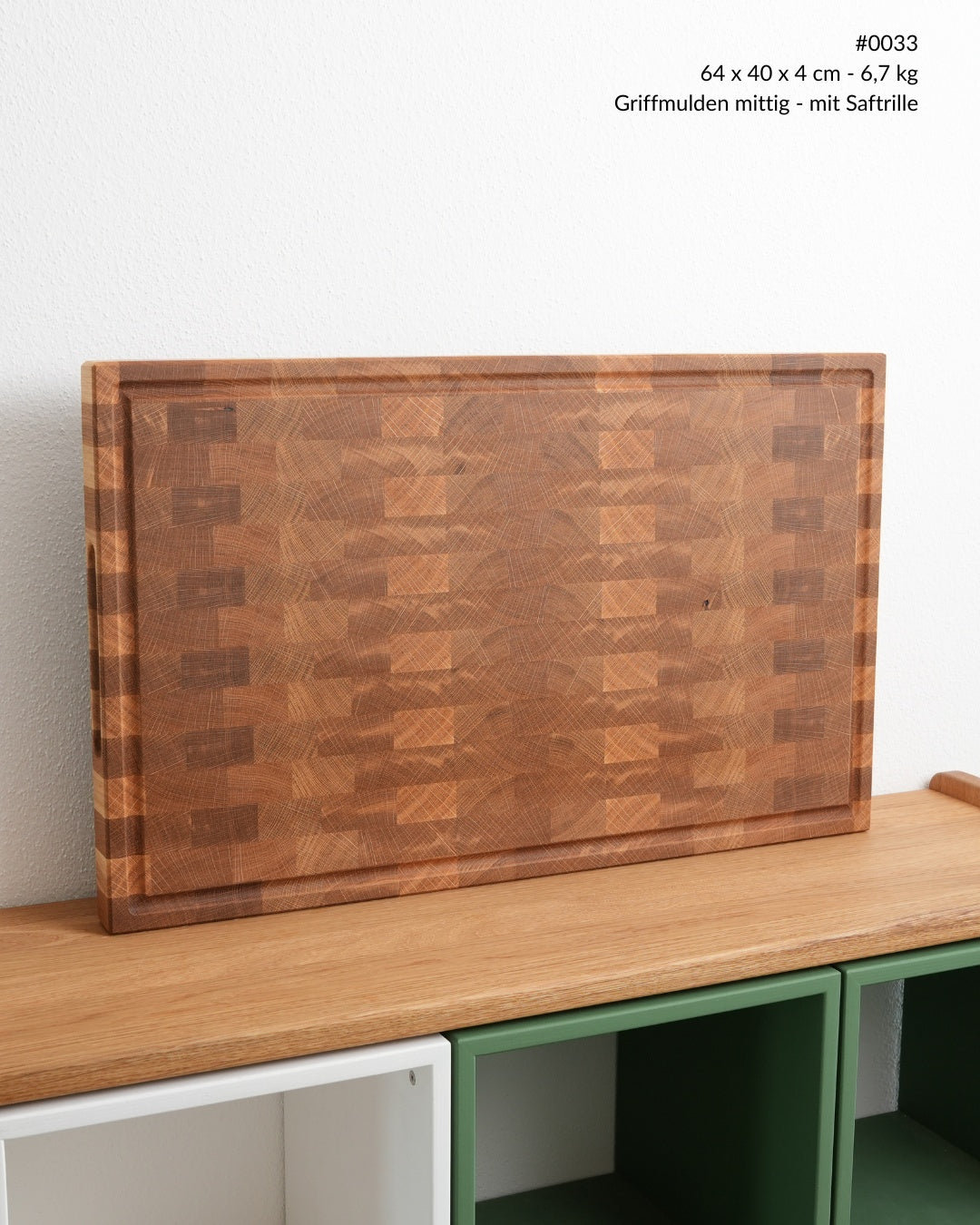 Großes Stirnholz Schneidebrett Eiche mit Saftrille, XXL, Ansicht von vorne, 64 × 40 cm