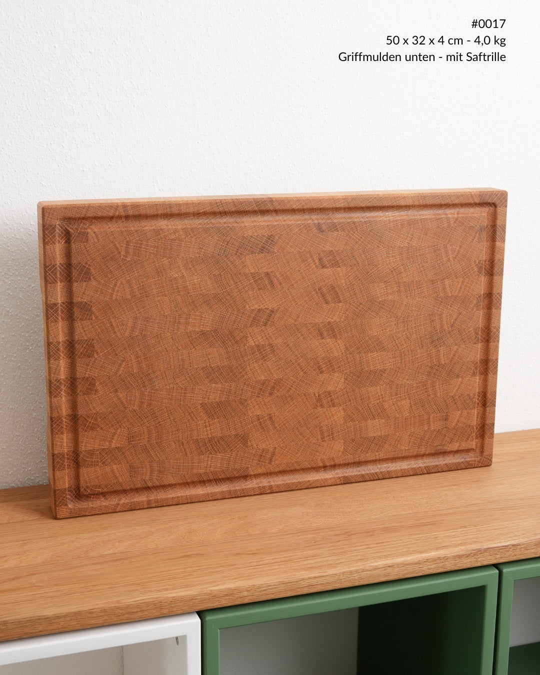 Stirnholz Schneidebrett Eiche mit Saftrille, Ansicht von vorne, 50 × 32 cm