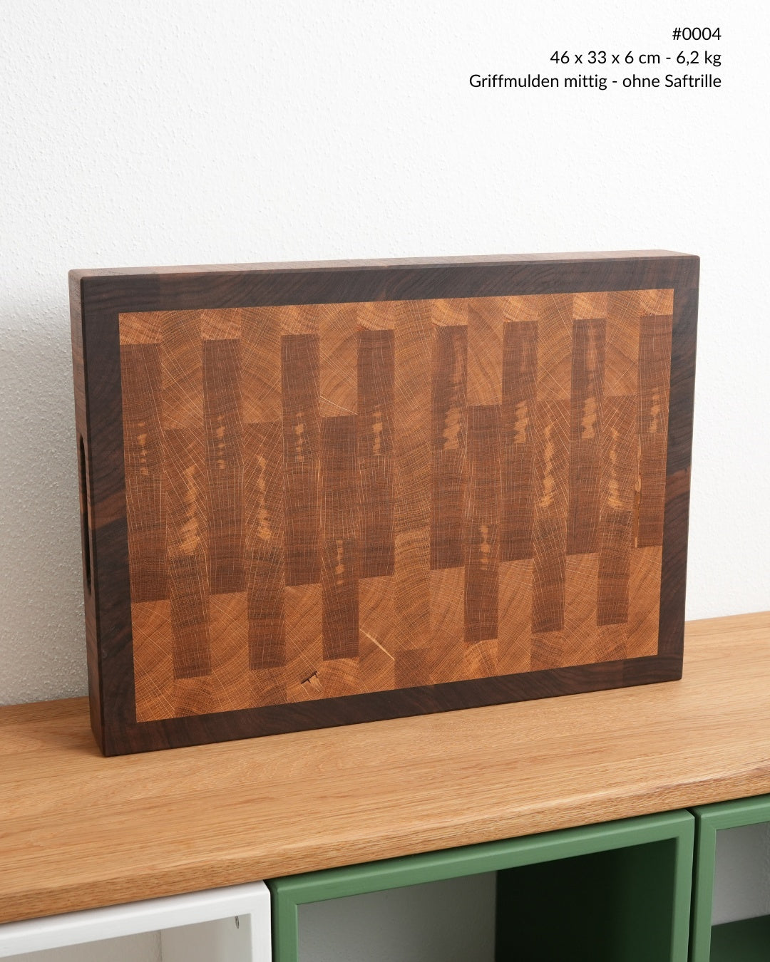 Stirnholz Schneidebrett Eiche Nussbaum, Ansicht von vorne, 46 × 33 cm